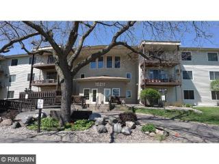 10211 Cedar Lake Rd, Hopkins MN  55305-5403 exterior