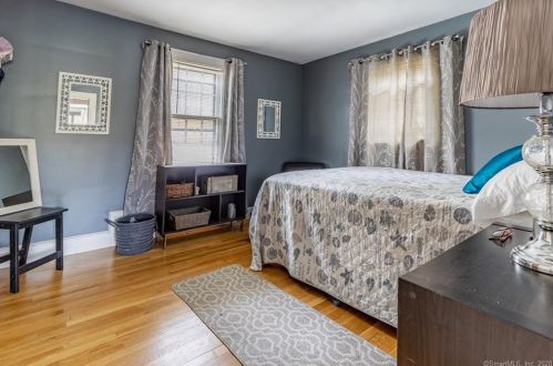 310 Roosevelt Dr, Seymour CT 06478-1738 exterior