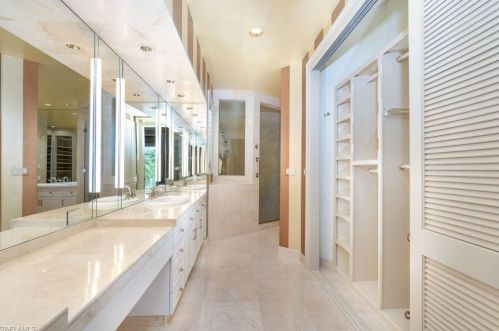 925 Spyglass Ln, Naples FL 34102-7735 exterior