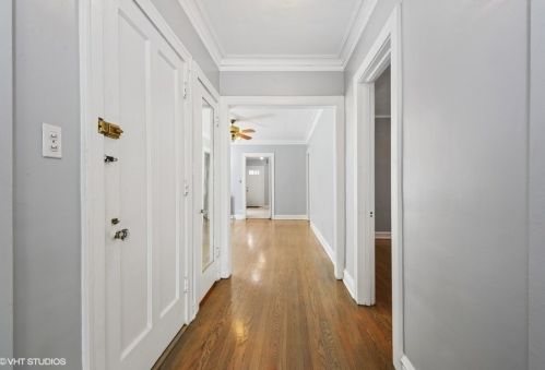 6710 Artesian Ave, Chicago IL 60645-5301 exterior