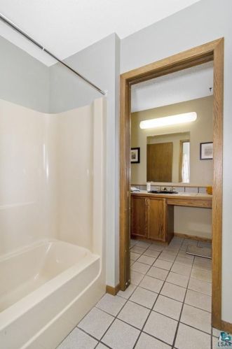 1010 Timberline Ln, Duluth MN 55811-4450 exterior