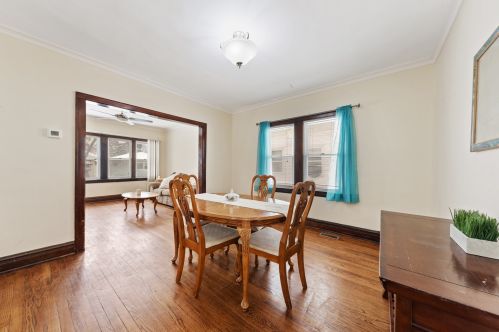 1908 8 Ave, Broadview IL 60153-1909 exterior