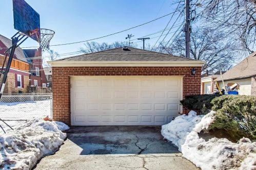 9300 Hamilton Ave, Chicago IL 60643-6311 exterior