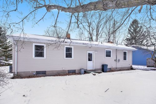 920 Livingston St, Sylvan Beach MI 49461-1535 exterior