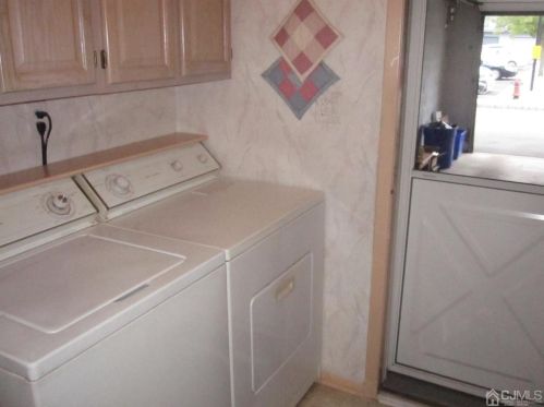 143 Linda Ln, Edison NJ 08820-4509 exterior