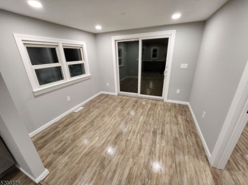 17 Grandview Ln, West Milford Lakes NJ  07480-1424 exterior