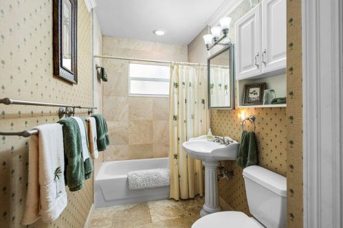 275 4 St, Boca Raton FL 33432-3738 exterior