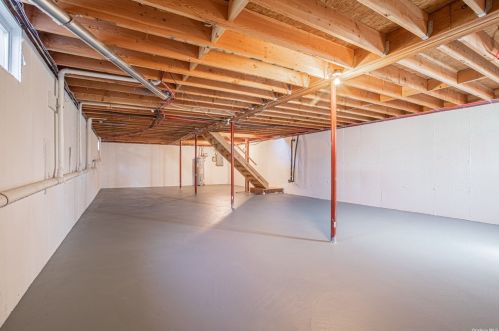 138 Frederick Ave, Babylon NY exterior