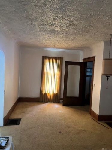 535 109 St, Cleveland OH 44108-1469 exterior