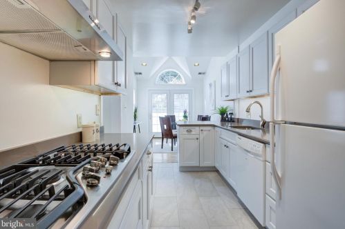 2812 27 St, Washington DC 20007-3144 exterior