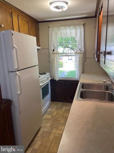 1146 Baltimore St, Hanover PA  17331-4403 exterior