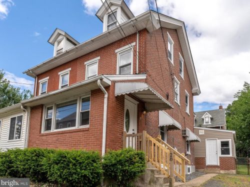 28 Church St, Chester, PA 19015-2923