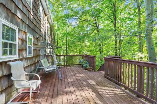 683 Bedford Rd, Armonk NY 10504-2905 exterior