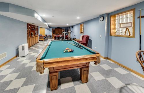 1704 Nordica Ave, Chicago IL 60707-4320 exterior