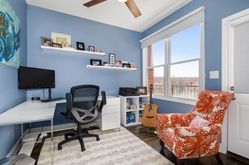 4030 Clark St, Chicago IL 60613-1302 exterior