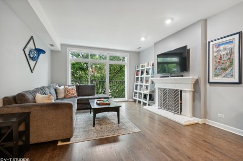 1124 Diversey Pkwy, Chicago, IL 60614-1319