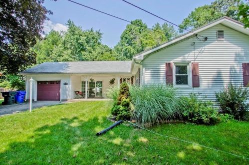 28 Greaney St, Springfield, MA 01104-1236