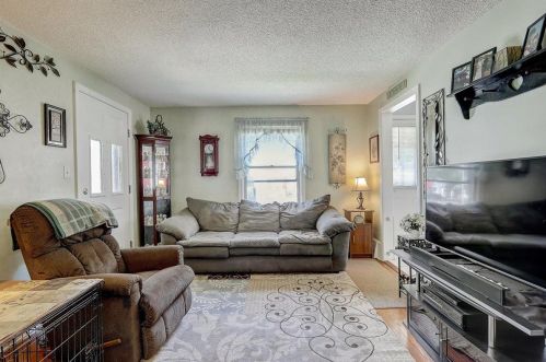 7101 Stuth Pl, Milwaukee WI 53219-1952 exterior