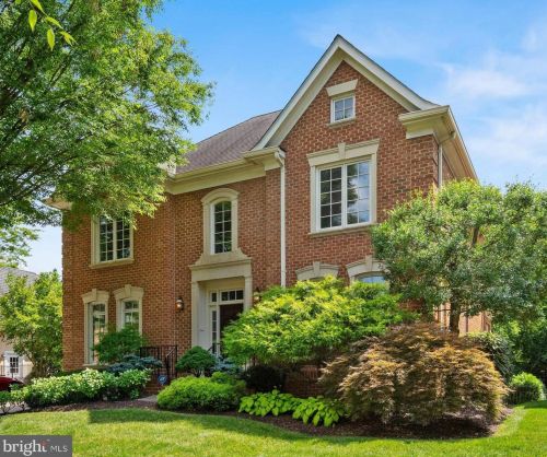 7418 Old Maple Sq, Mc Lean VA  22102-2817 exterior