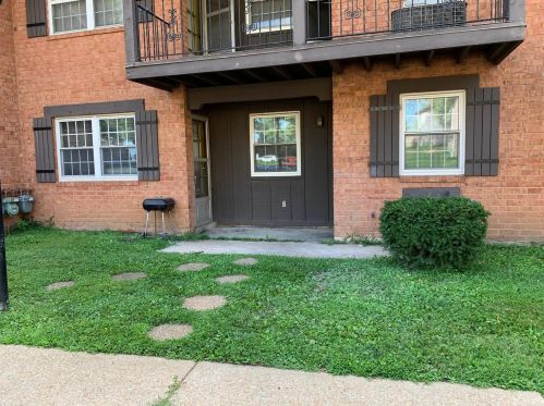 8756 Santa Bella Dr, Hazelwood, MO 63042-2940