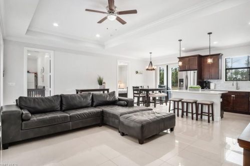 2482 50 Ave, Naples FL 34120-0521 exterior