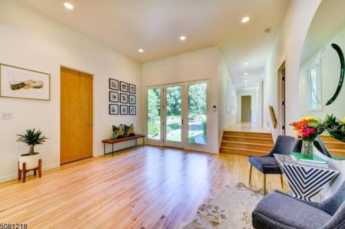 102 Stonehedge Ln, Sparta NJ  07871-2859 exterior