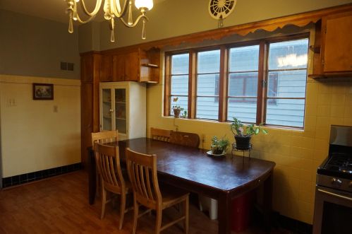 2541 Pierce St, Milwaukee WI 53212-2952 exterior