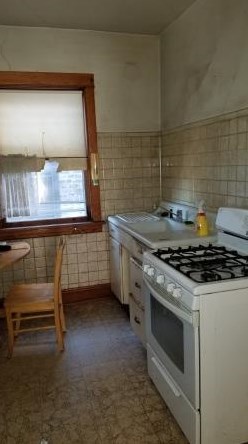 3307 Pensacola Ave, Chicago IL 60618-1208 exterior