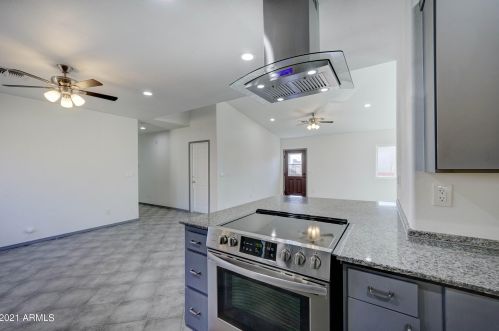 1715 28th Dr, Phoenix AZ 85051-4011 exterior