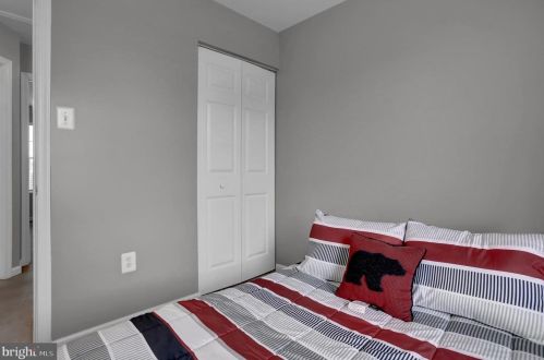 124 Apple Grv Ln, Littlestown PA 17340-1159 exterior