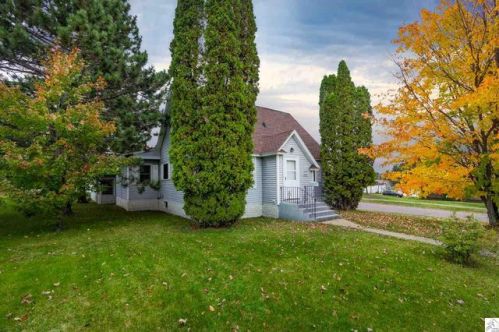 1145 Chapman St, Ely, MN 55731-1719