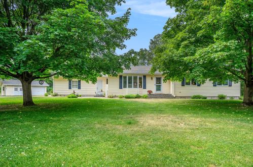 4199 Gloucester Dr, Allegan, MI 49010-9489