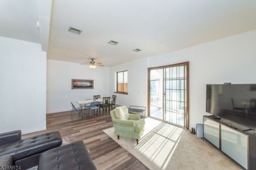 202 Joseph Ln, Dover NJ 07803-3049 exterior