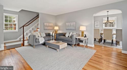 6555 28th St, Arlington, VA 22213-1206