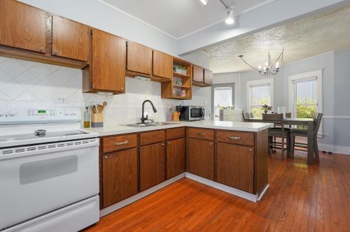 921 Oakland Ave, Joliet IL 60435-4626 exterior