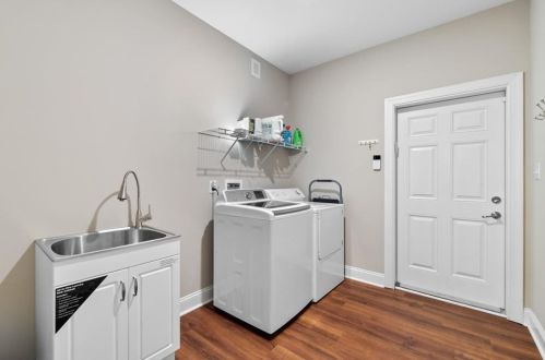 1261 Merry Ln, Atlanta GA 30329-3903 exterior