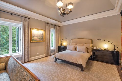 1521 State Pkwy, Chicago IL 60610-1613 exterior