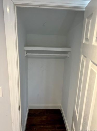 47 Riverside Ave, Norwalk CT 06850-2647 exterior