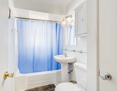 10939 King Dr, Chicago IL 60653-3311 exterior