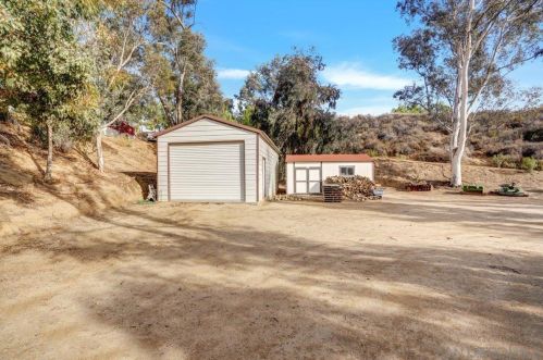 38200 De Portola Rd, Temecula CA 92592-8968 exterior