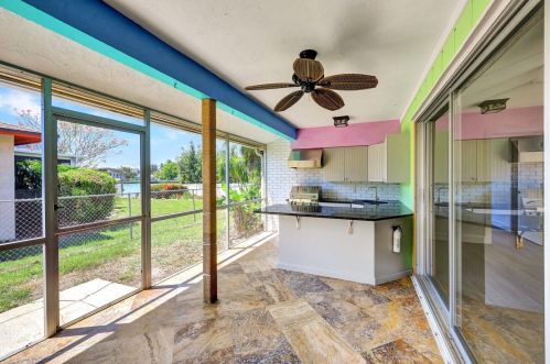 101 Jamaica Dr, Naples FL 34113-4006 exterior