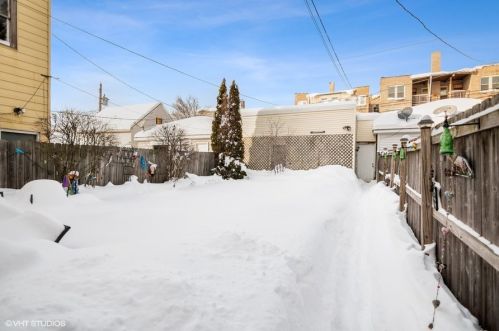 3636 Dickens Ave, Chicago IL 60647-3619 exterior