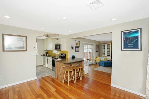 1599 Julia Goldbach Ave, Bohemia NY 11716-1517 exterior