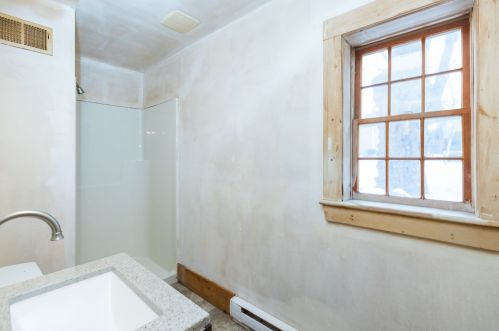 23 Hl St, Dover NH 03820-3111 exterior