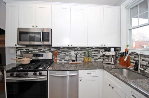 1664 Hillsdale Ave, Pittsburgh PA 15216-1870 exterior