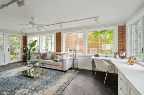 1524 Red Oak Dr, Silver Spring MD 20910-1549 exterior