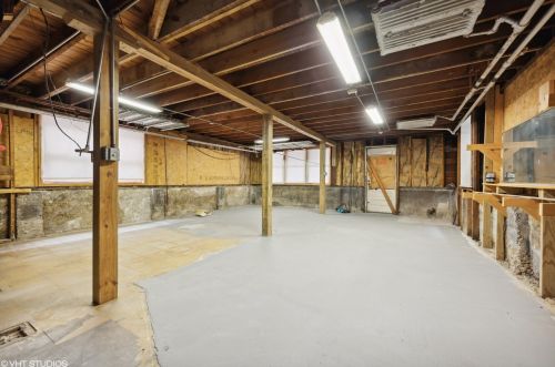 2439 Monitor Ave, Chicago IL 60639-2327 exterior