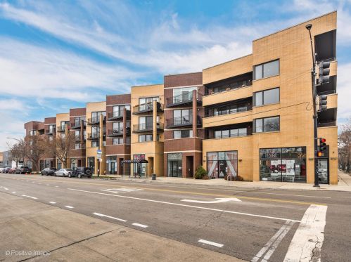 2806 Chicago Ave, Chicago IL 60622-7831 exterior