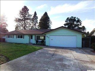 937 Munkers Ct, Salem, OR 97317-5664