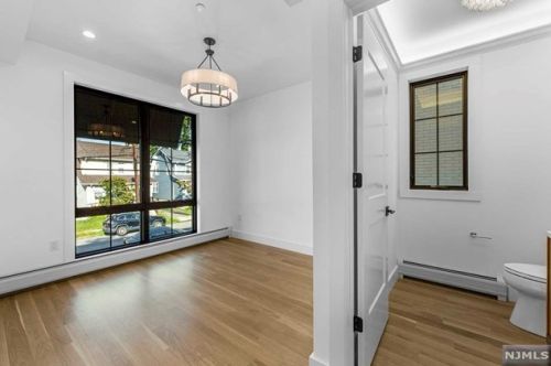 380 Lincoln Ave, Cliffside Park NJ 07010-1822 exterior